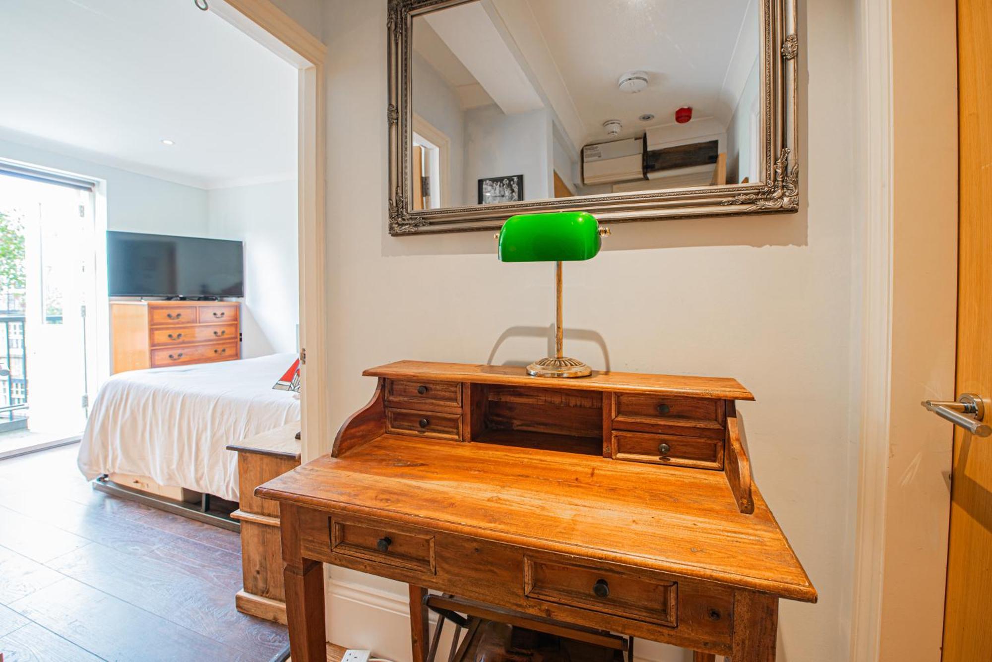 Stylish 1-Bed Flat In Soho - Prime Central London Exterior photo